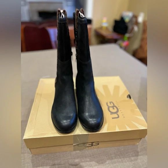 BRAND NEW IN BOX UGG Jaspan Boots size 8 (39) - Picture 2 of 5